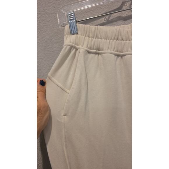 Lululemon Womens Ivory Wide-Leg Pull On Sweatpants Size M Pockets 30 - Picture 3 of 12